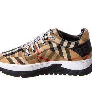 Toddler size 23 (US 7) Worn ONCE still looks brand new!